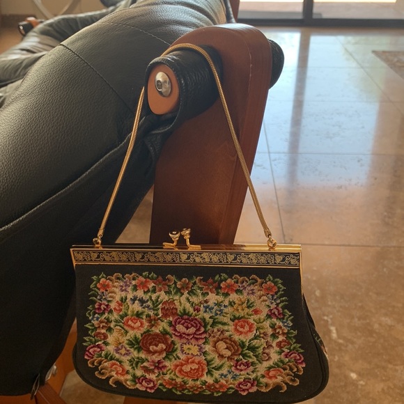 Women’s Vintage cross stitch handbag. - Picture 2 of 4